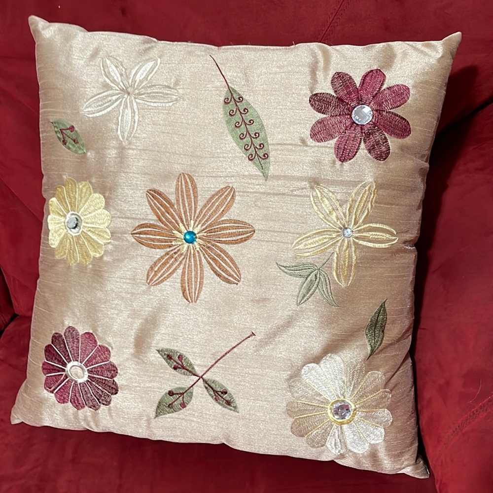 Toss 16” pillow
